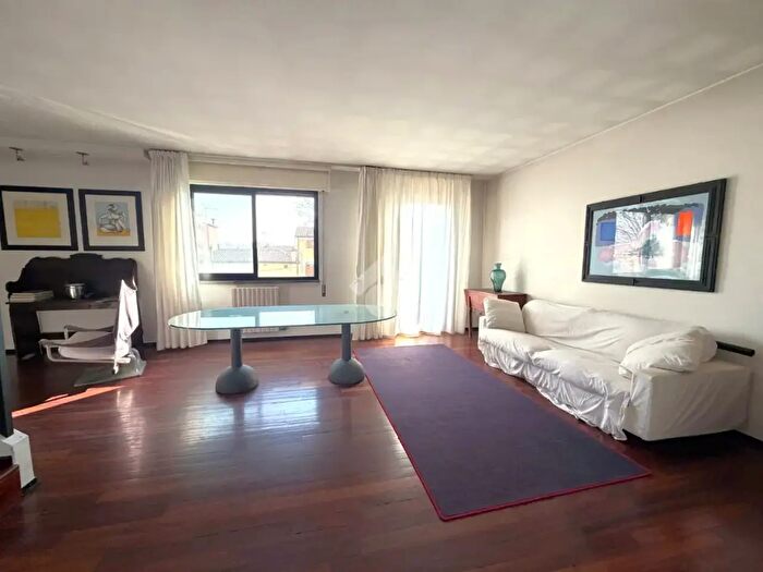 Casa con 5 locali in vendita in Via Calucci, Venezia