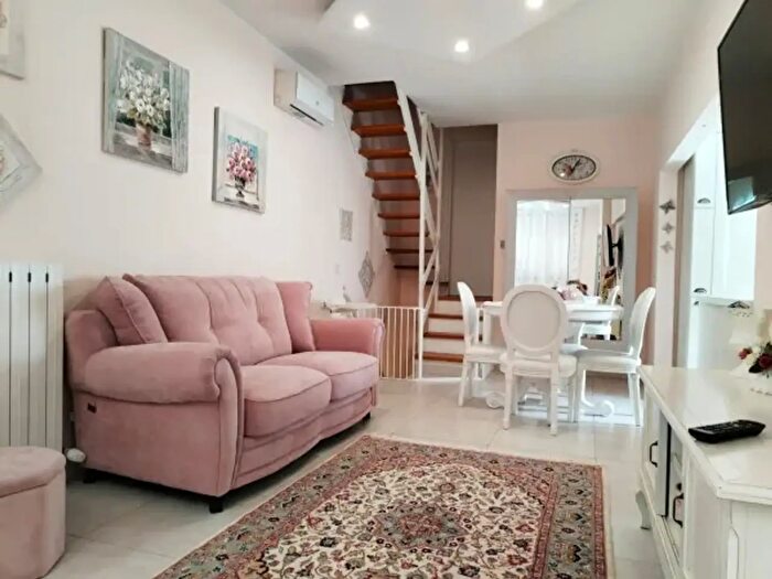 Casa con 5 locali in vendita in Viale Giuseppe Verdi, Godiasco Salice Terme