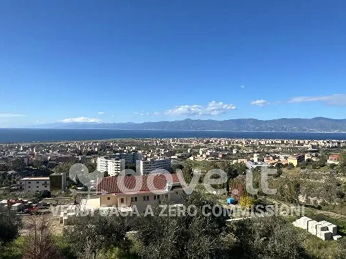 Casa con 6 locali in vendita in Via Giuseppe Marino, Reggio di Calabria