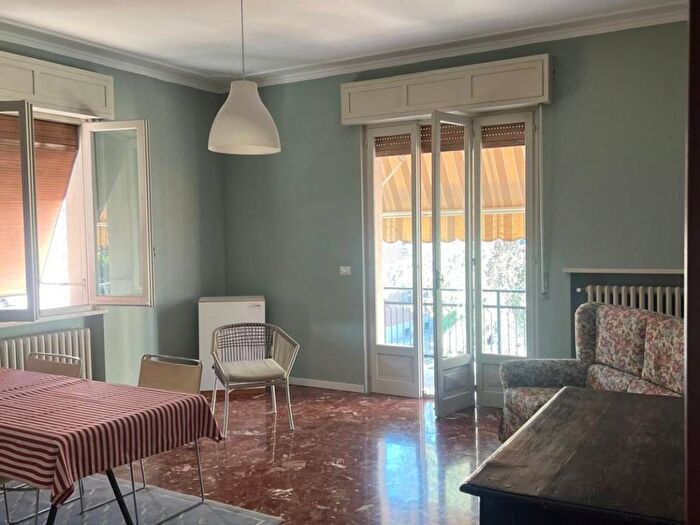 Appartamento quadrilocale in affitto in Via Augusto Righi, Ospedale Volturno, Parma