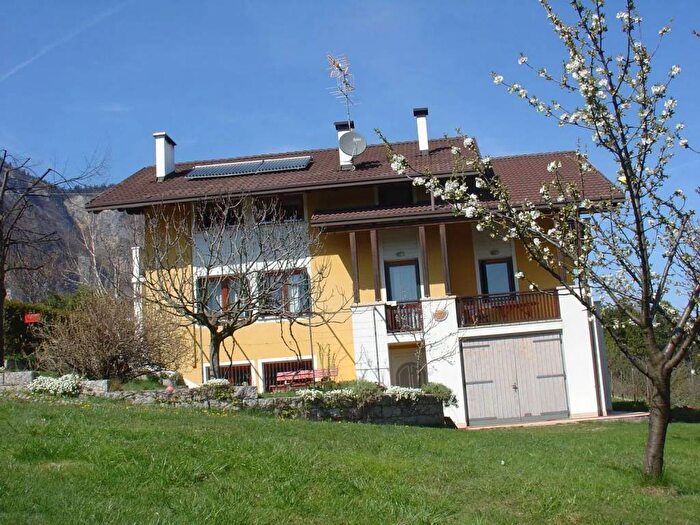 Appartamento bilocale in affitto in Via Dolomiti Di Brenta, Centro, Fai della Paganella