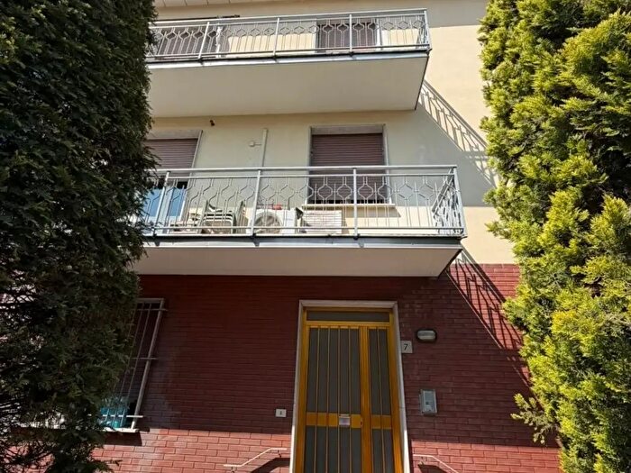 Appartamento trilocale in vendita in Via Tagliate, Mirandola