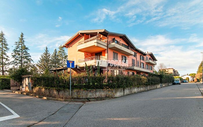 Appartamento trilocale in vendita in Mozzate