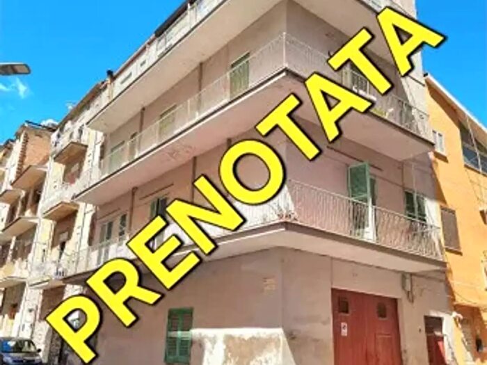 Casa con 6 locali in vendita in Via Enrico Toti, Favara