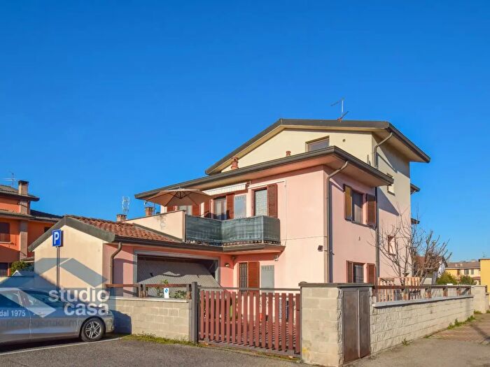 Appartamento bilocale in vendita in Via Fanfulla, Corte Palasio