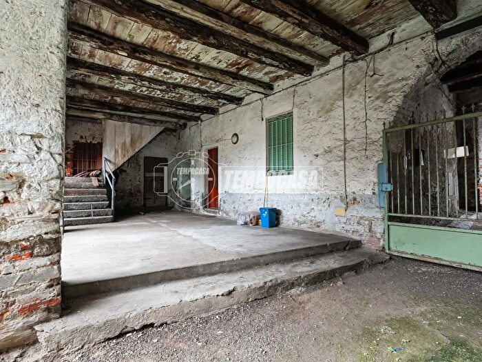 Appartamento quadrilocale in vendita in Via San Antonio, Annone Di Brianza