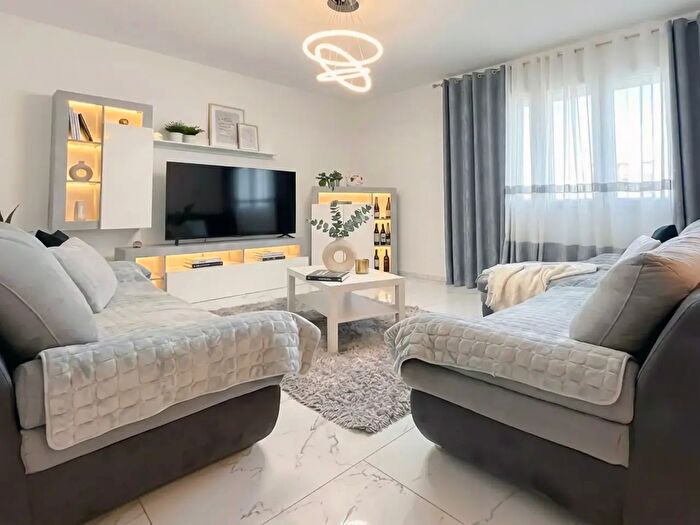 Appartamento quadrilocale in vendita in Via Francesco Petrarca, Fucecchio