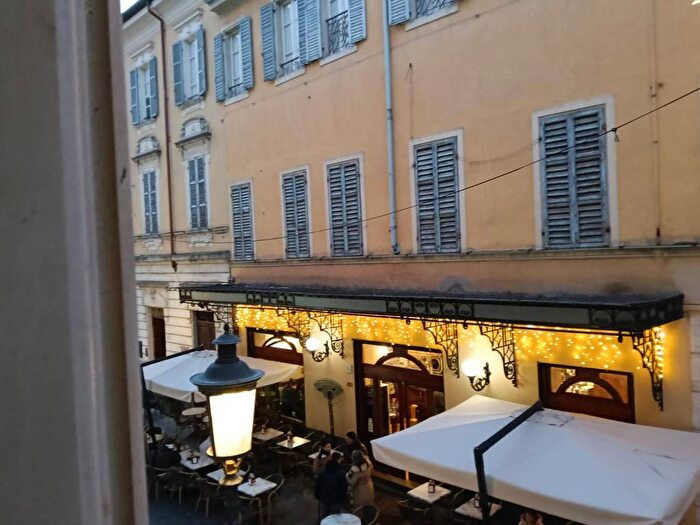 Appartamento bilocale in affitto in Strada Camillo Benso di Cavour, Centro Storico, Parma