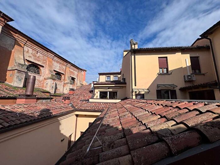 Appartamento quadrilocale in affitto in via De Buttieri, Santo Stefano, Bologna