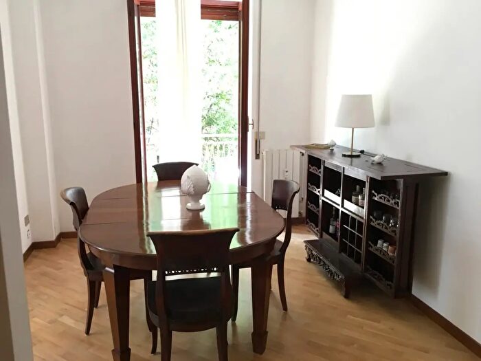 Appartamento quadrilocale in affitto in Via Rubicone, Roma