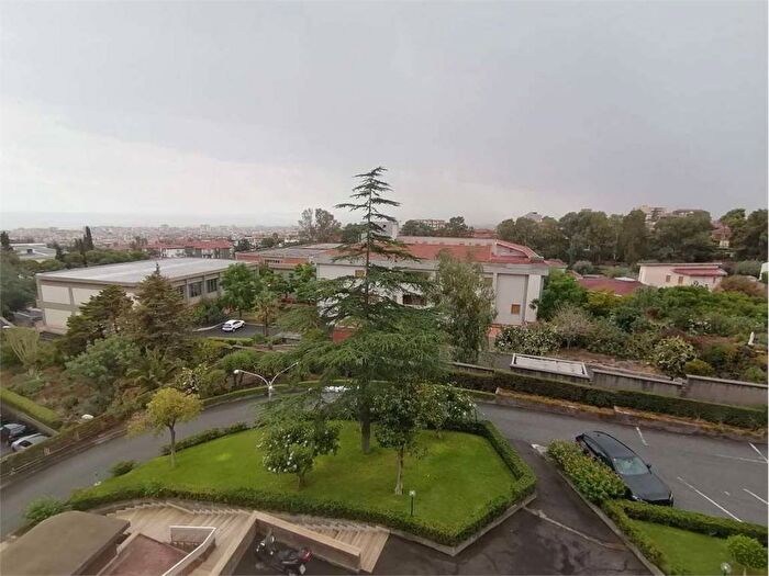 Appartamento quadrilocale in affitto in Via Domenico Morelli, Nuovalucello Leonardo Da Vinci, Catania