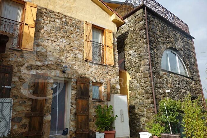 Casa con 5 locali in vendita in Via Botteghe E Ferraria, Sesta Godano