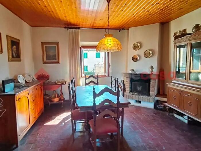 Appartamento con 5 locali in vendita in Castelfiorentino