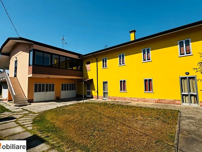 Casa con 9 locali in vendita in Via Pierdomenico Frattini, Legnago