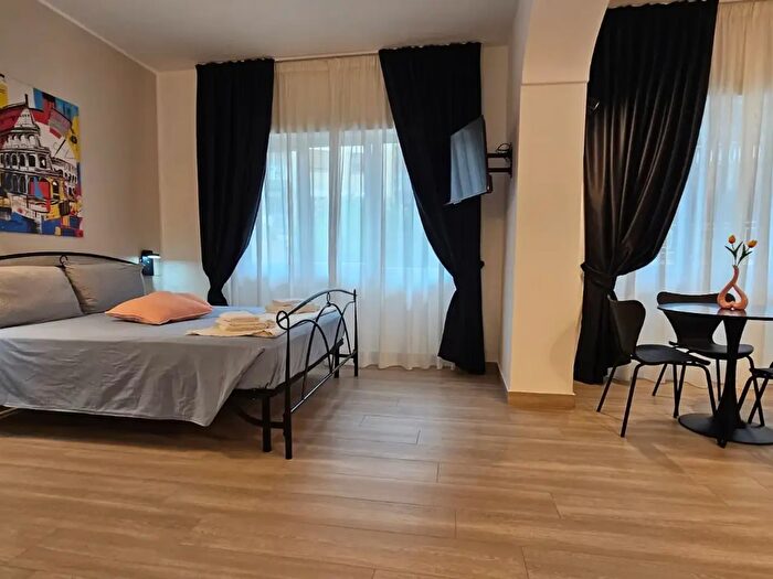 Appartamento con 7 locali in vendita in Via Mario Rapisardi, Roma