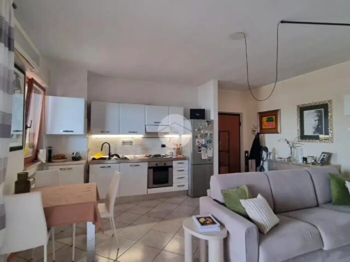Appartamento trilocale in vendita in Via Luigi Galvani, Viterbo