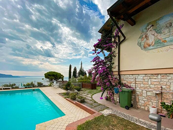 Casa con 8 locali in vendita in Via Taormina, Toscolano Maderno