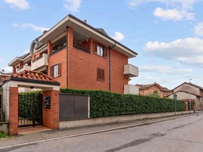 Appartamento trilocale in vendita in Via Romeo Vaj, Desio