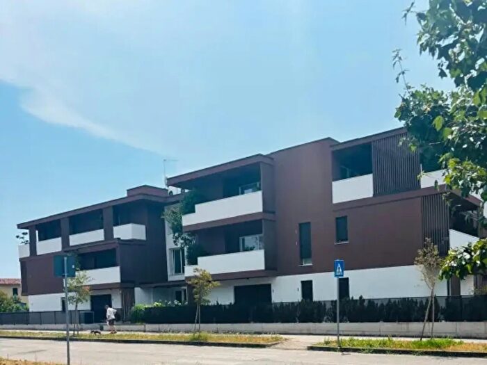 Appartamento trilocale in vendita in Via Francia, Castelfranco Veneto
