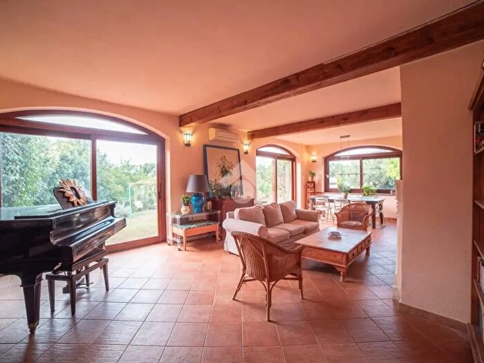 Casa quadrilocale in vendita in Via delle Terre di Bettona, Formello