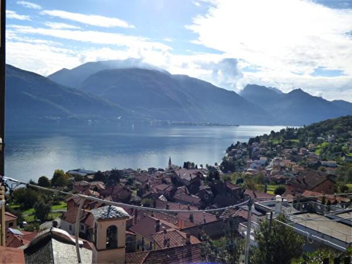 Appartamento trilocale in vendita in Via Calozzo, Pianello Del Lario