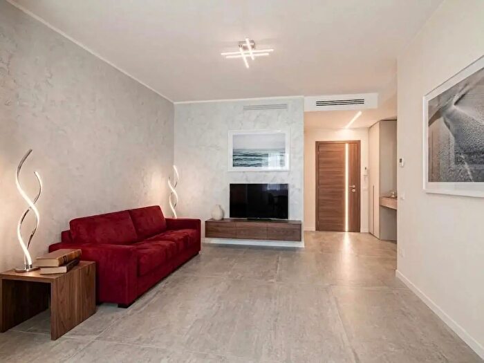 Appartamento trilocale in vendita in Via Cavini, Treviso