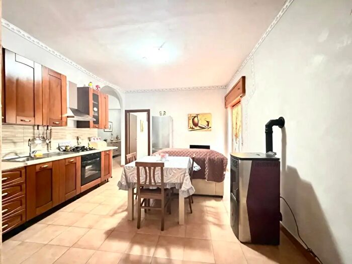 Appartamento trilocale in vendita in Via Lungo Busento Oberdan, Cosenza