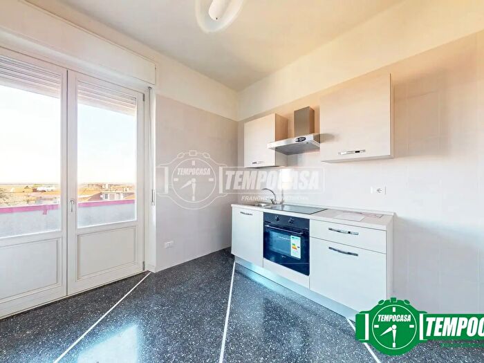 Appartamento trilocale in vendita in Viale Dante Alighieri, Valenza