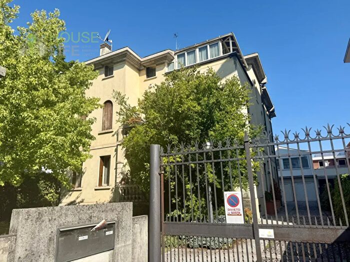 Appartamento bilocale in vendita in Viale San Lazzaro, Vicenza
