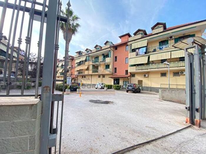 Casa trilocale in vendita in Via San Francesco a Patria, Giugliano In Campania