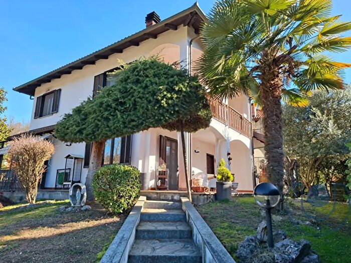 Casa con 8 locali in vendita in Via Cordova, Baldissero Torinese