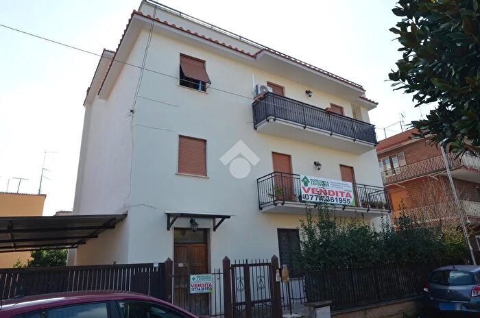 Appartamento quadrilocale in vendita in Via Emilia, Tivoli