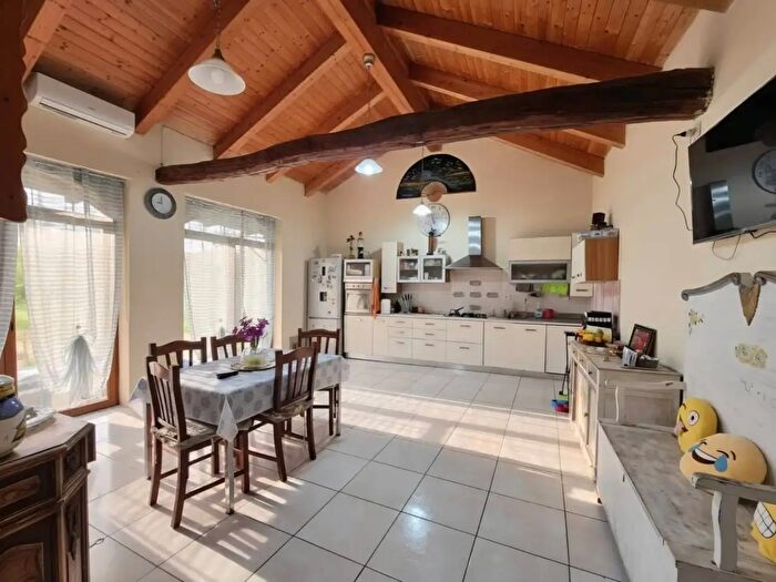 Casa con 7 locali in vendita in Frazione Lavezzole, San Damiano DAsti
