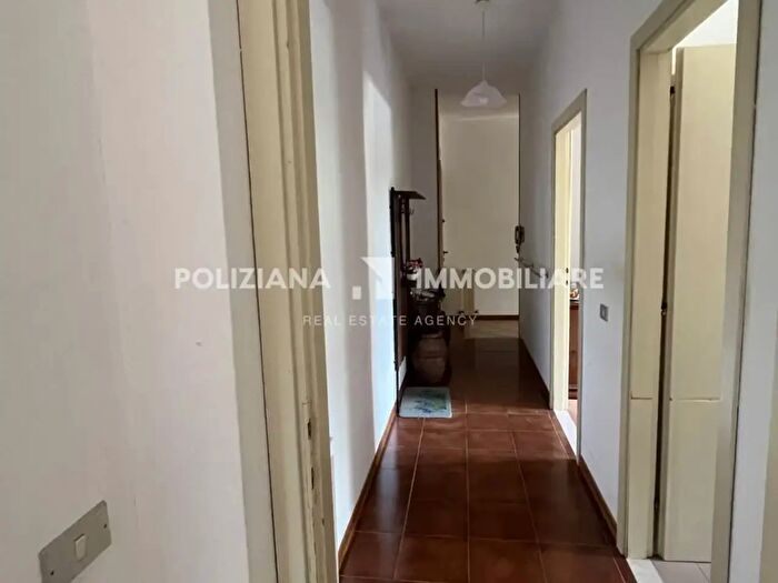 Appartamento trilocale in vendita in Viale dei Pini, Montepulciano