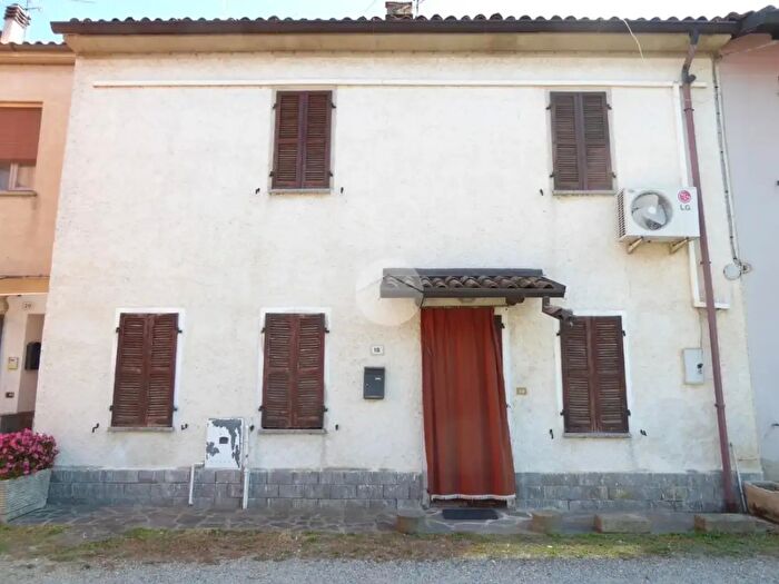 Casa trilocale in vendita in Via Borghetto, Spessa