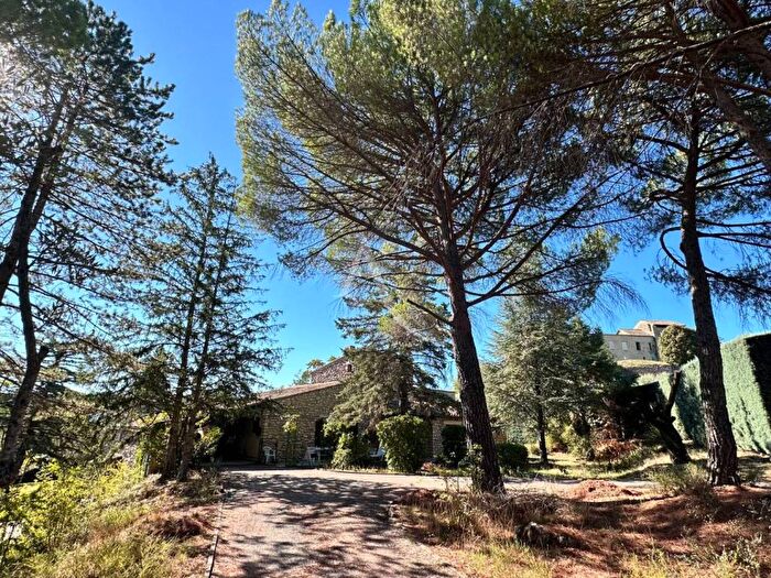 Casa con 6 locali in vendita in Gréouxlesbains