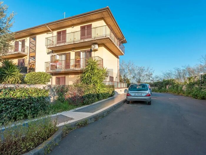 Appartamento quadrilocale in vendita in Via Girolamo Cardano, Catania