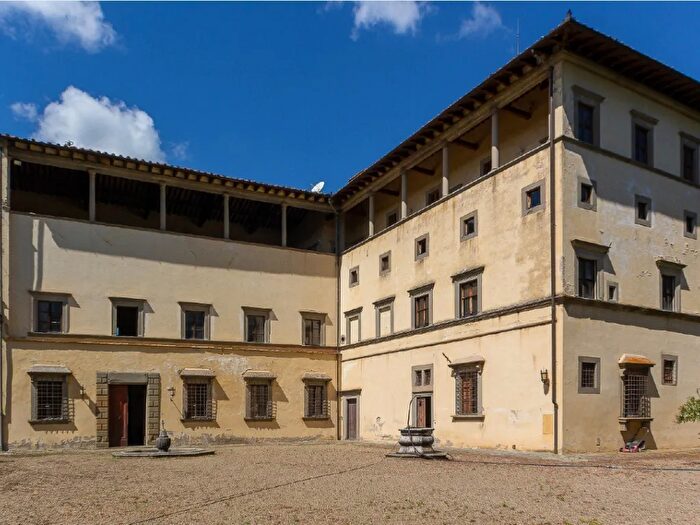 Appartamento quadrilocale in vendita in Via Santa Zanobi, Scandicci