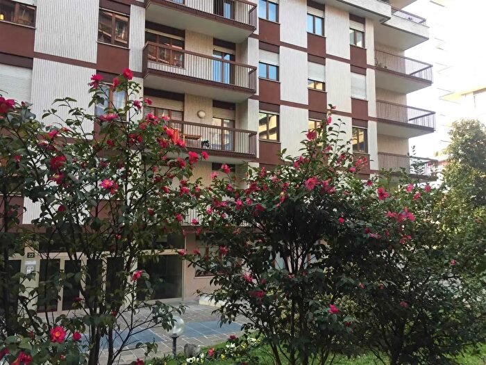 Appartamento quadrilocale in vendita in Via Frua, Milano