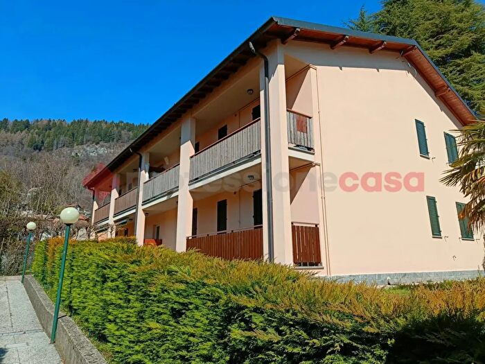 Appartamento trilocale in vendita in Via Elisabetta Ferrario, Magreglio