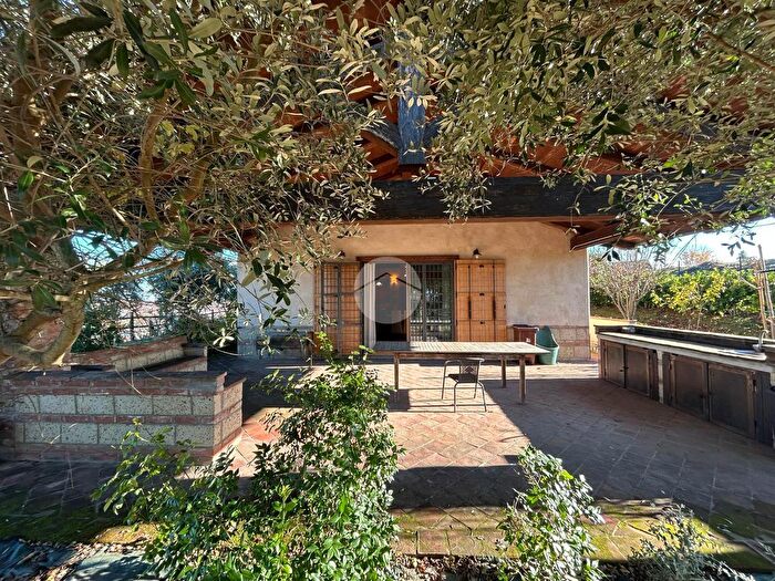 Casa con 6 locali in vendita in Via Santa Croce, Montemagno