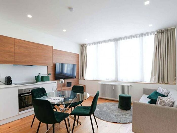 Appartamento bilocale in affitto in Via Francesco Daverio, Guastalla, Milano