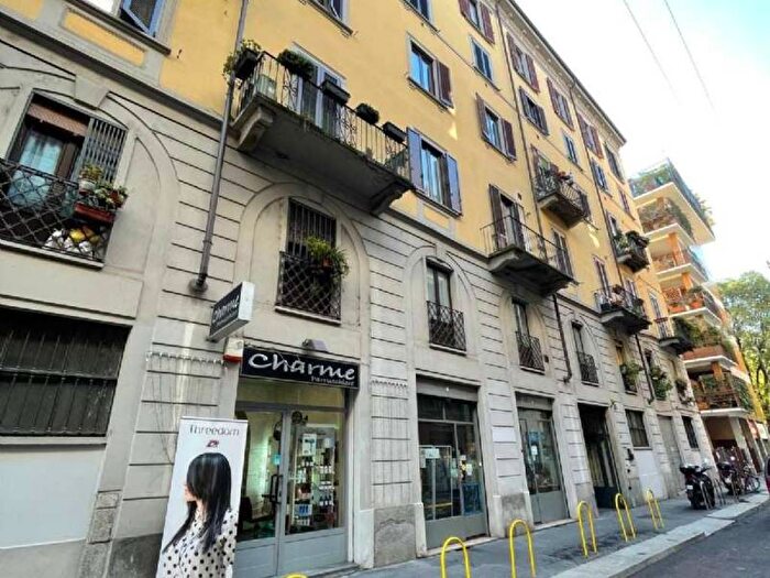 Appartamento monolocale in affitto in via ALESSI, Corso Genova, Milano