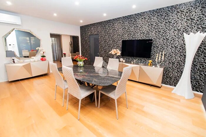 Casa con 6 locali in vendita in Via Massimo dAzeglio, Leini