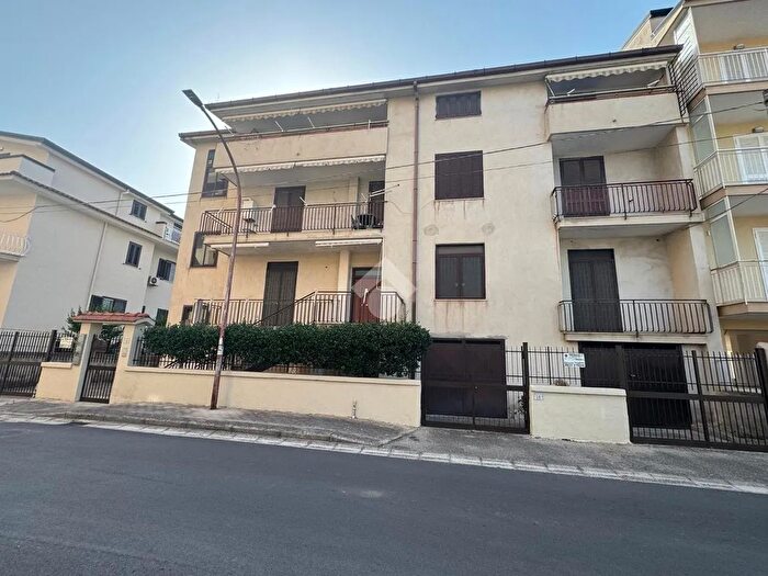 Casa con 20 locali in vendita in Via Duca dAosta, San Nicola La Strada
