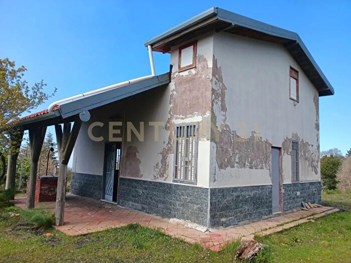 Casa trilocale in vendita in Via Bosco, Ragalna