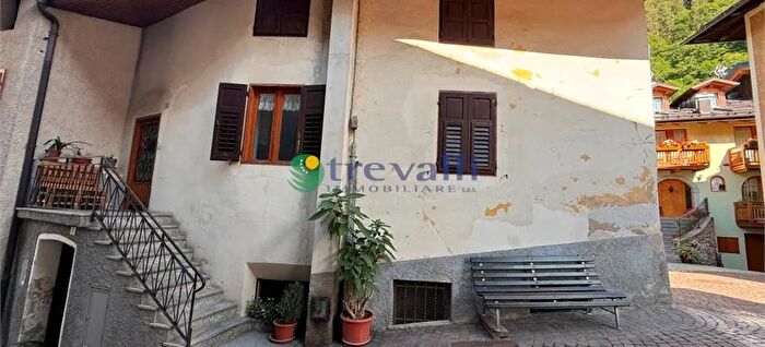 Appartamento con 5 locali in vendita in Mezzana