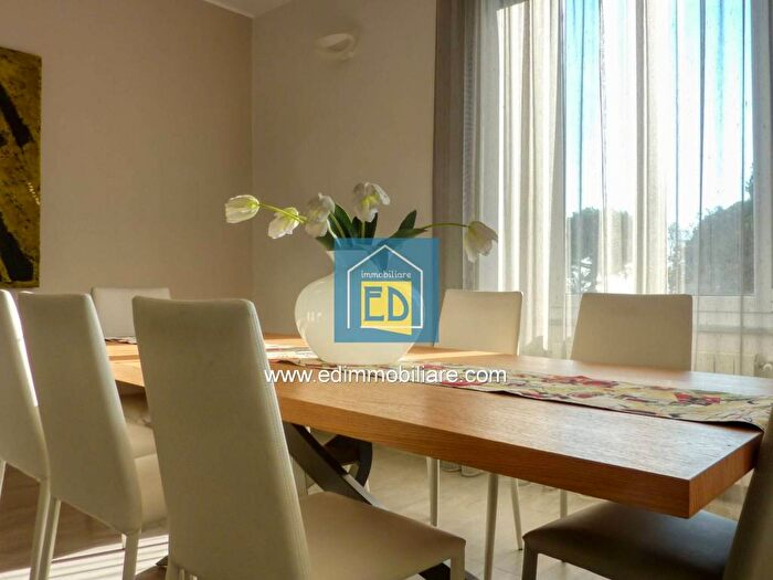 Appartamento con 6 locali in affitto in Corso Cristoforo Colombo, Centro Storico, Savona