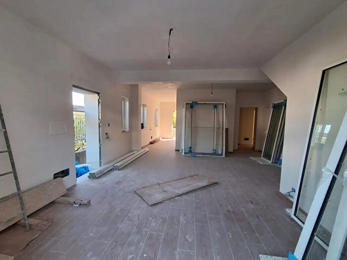 Appartamento con 5 locali in vendita in Via Alcozer, Palermo