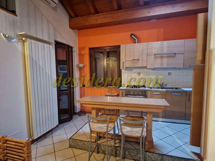 Casa trilocale in affitto in Castelletto Sopra Ticino